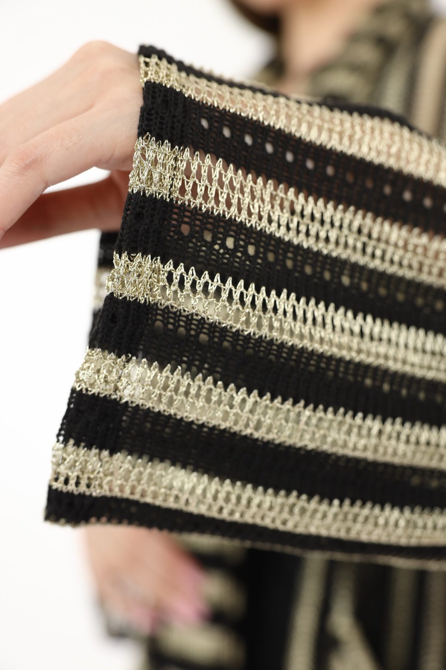 Noir et dorée cardigen