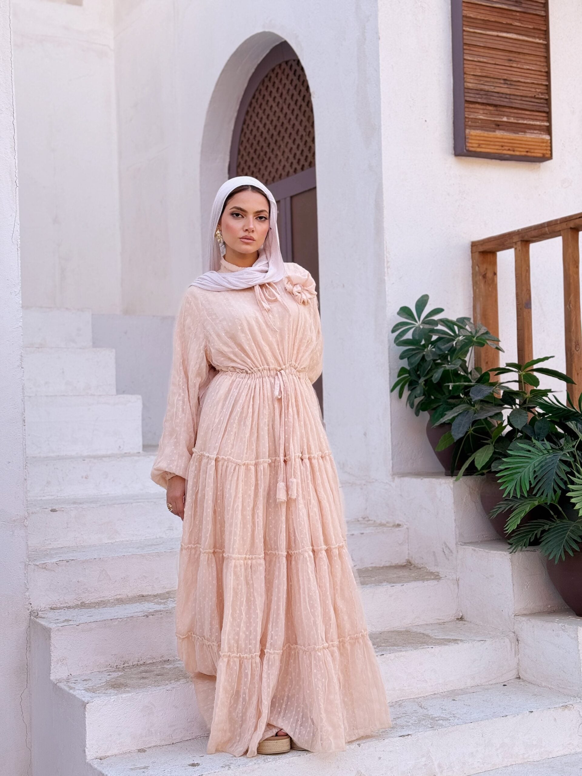 Formidable dress in beige zingbyhalaselim Formidable dress in beige zingbyhalaselim