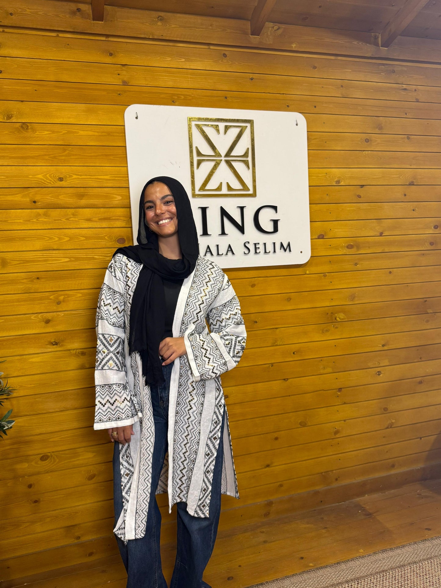 Indi  white cardigen