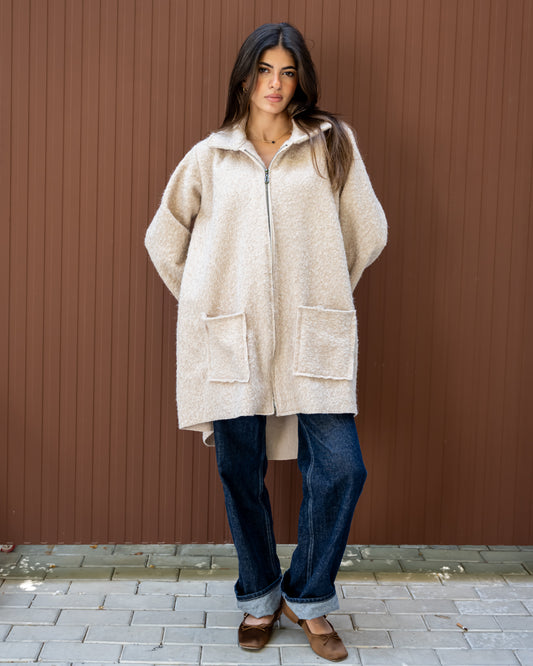 Warm essence in beige