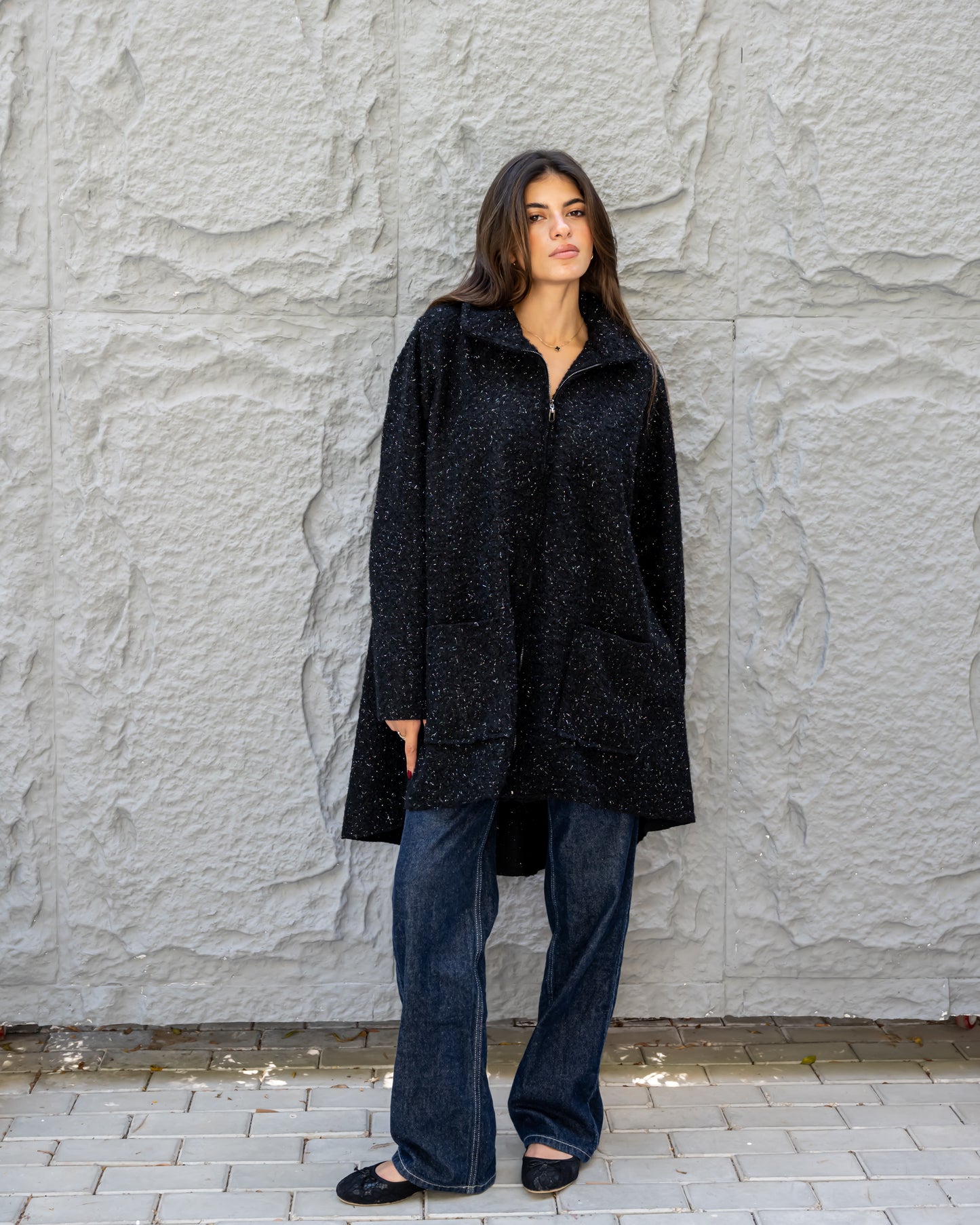 Warm essence in black