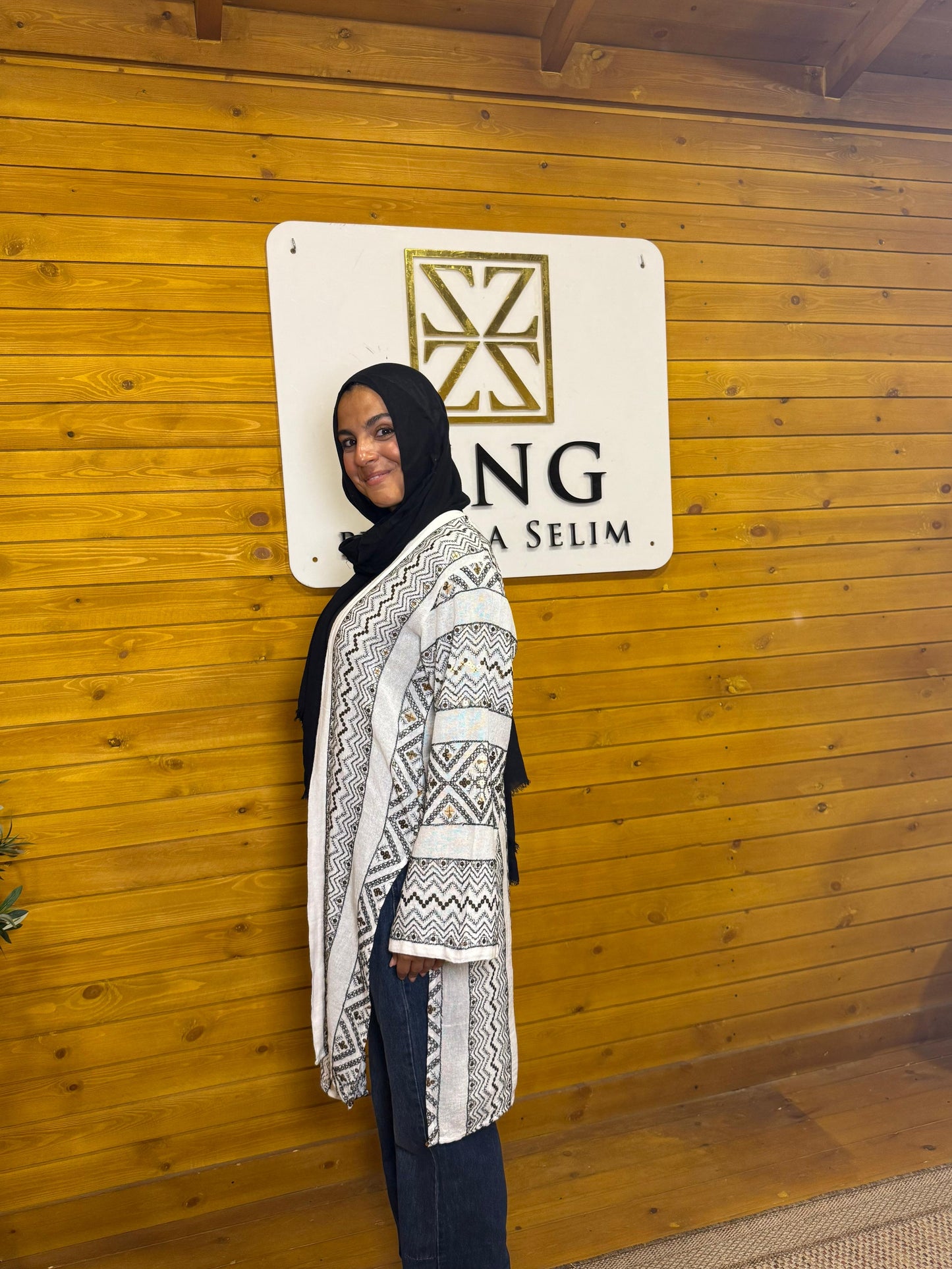 Indi  white cardigen