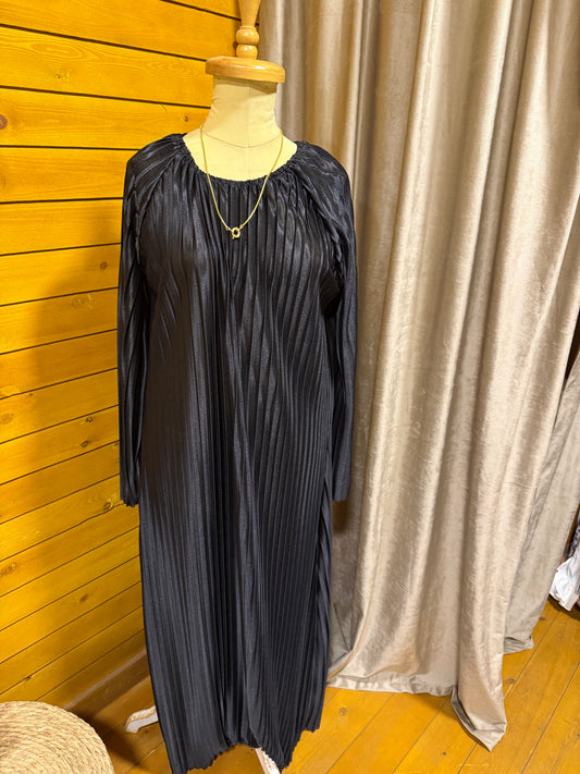 Luna black dress