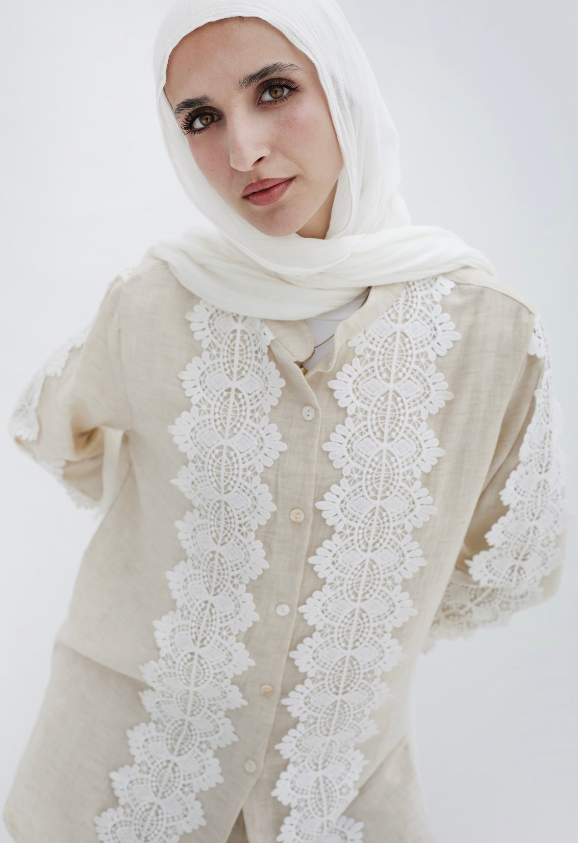 Aroura Set in Beige