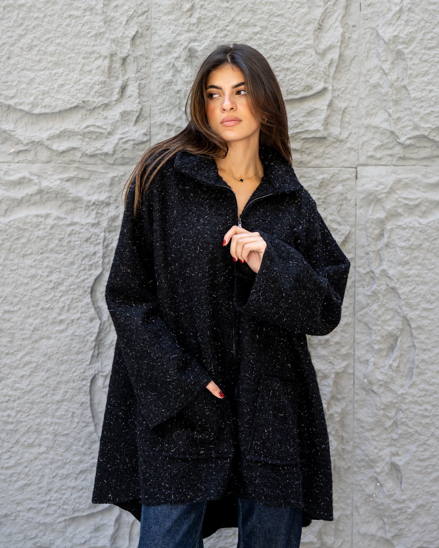 Warm essence in black