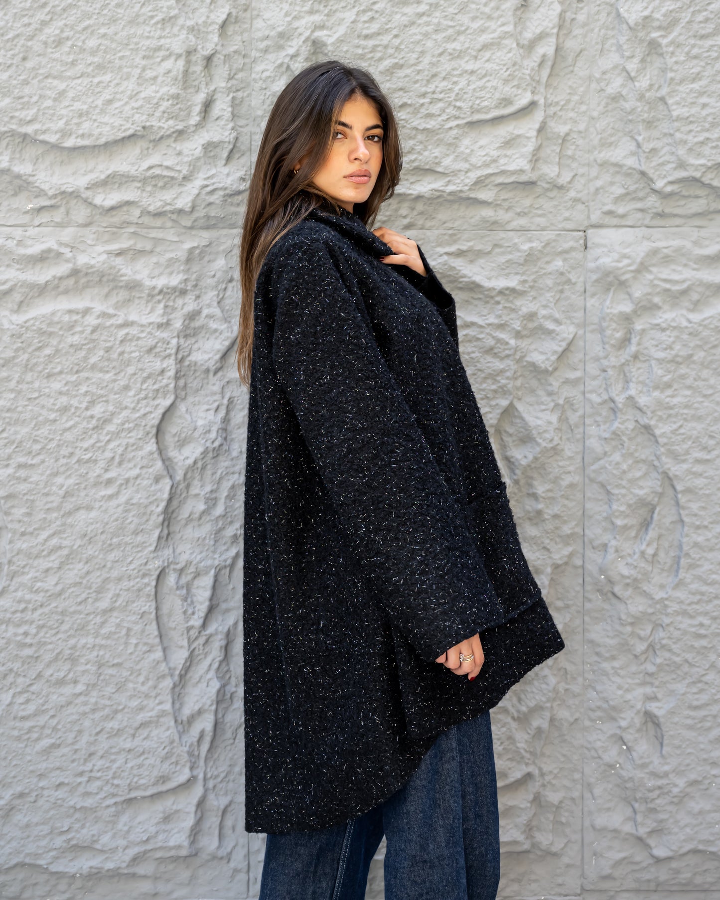 Warm essence in black