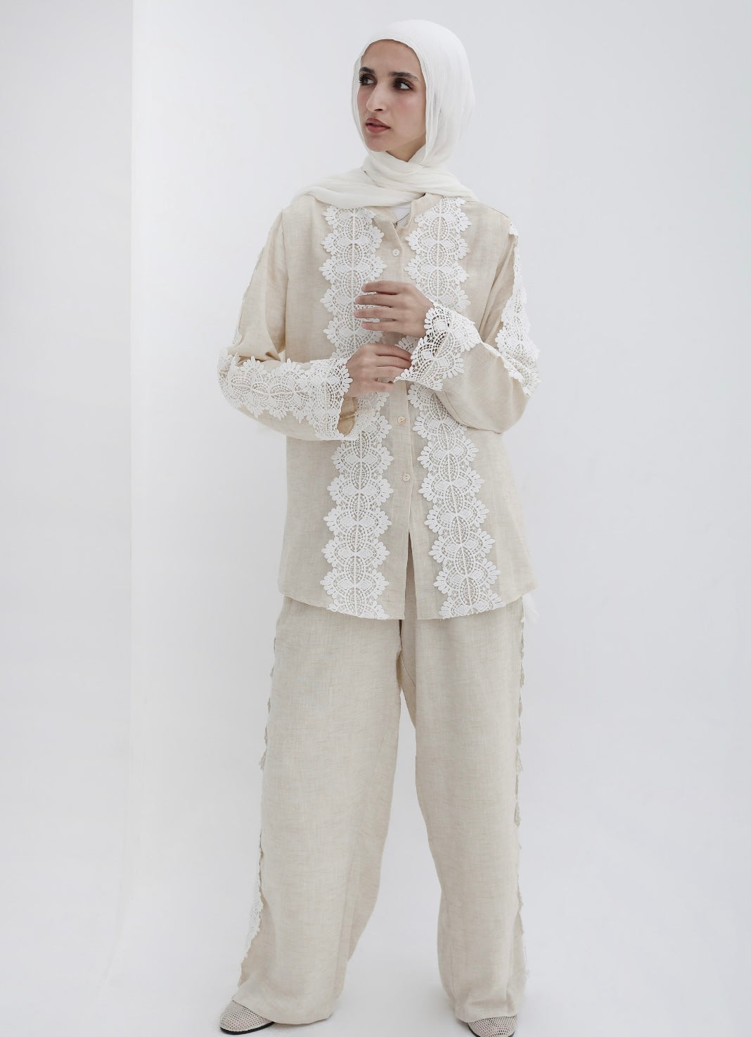 Aroura Set in Beige