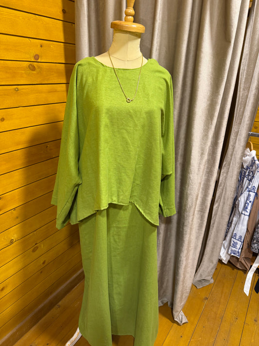 Laya set in apple green