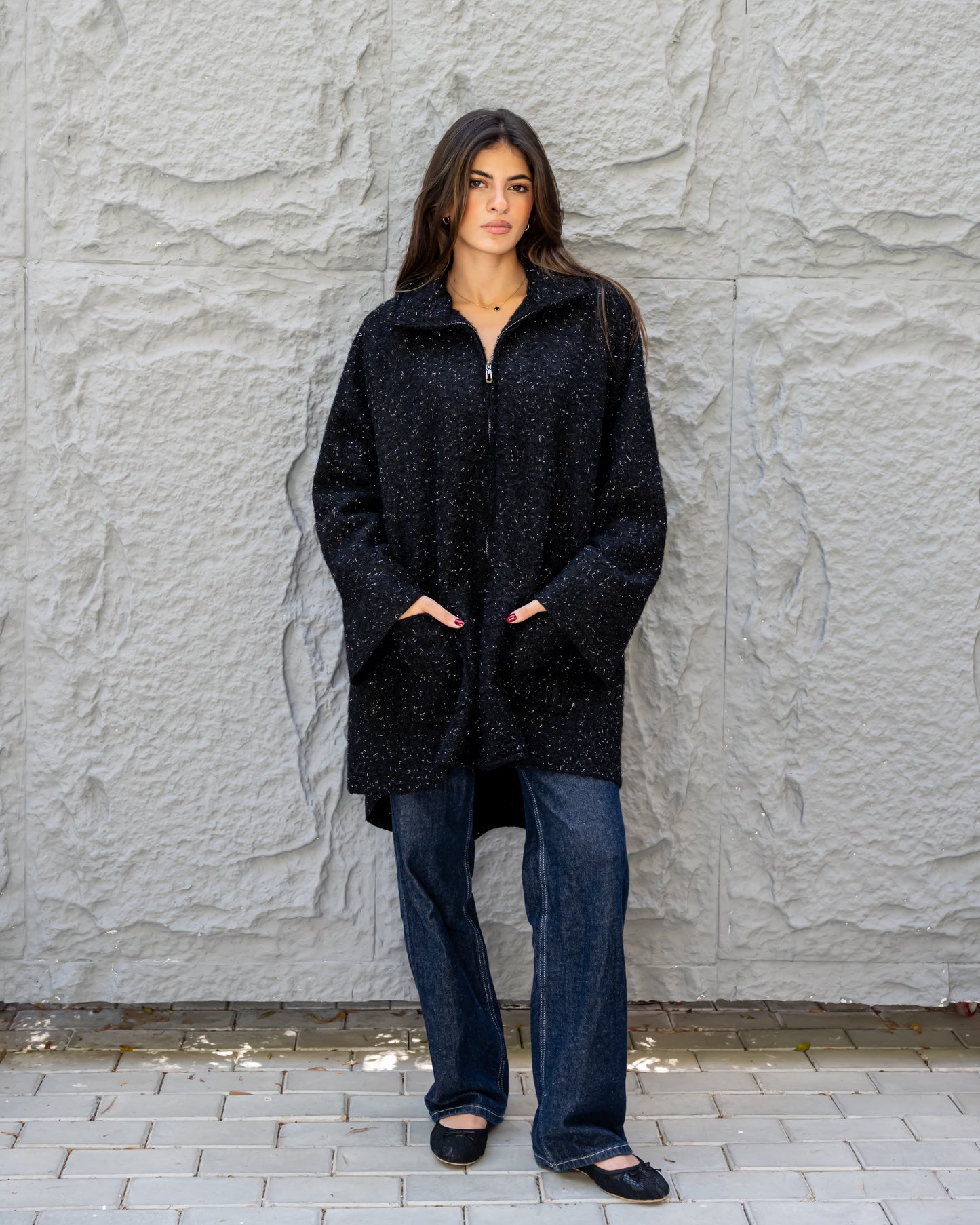 Warm essence in black