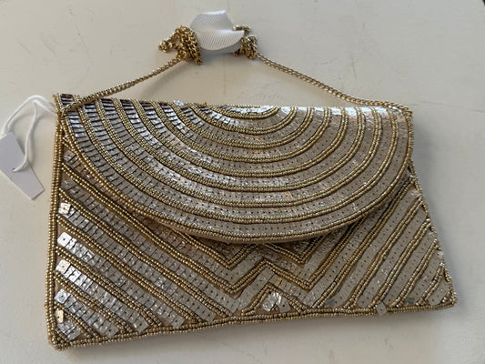 Elegant clutch in gold