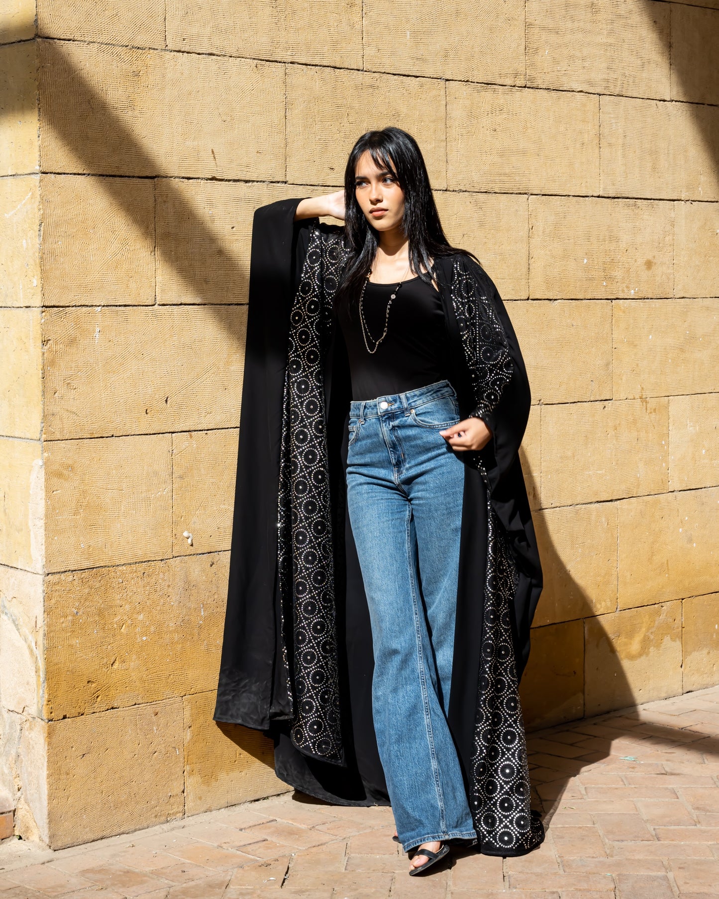 Qamar kaftan in circles